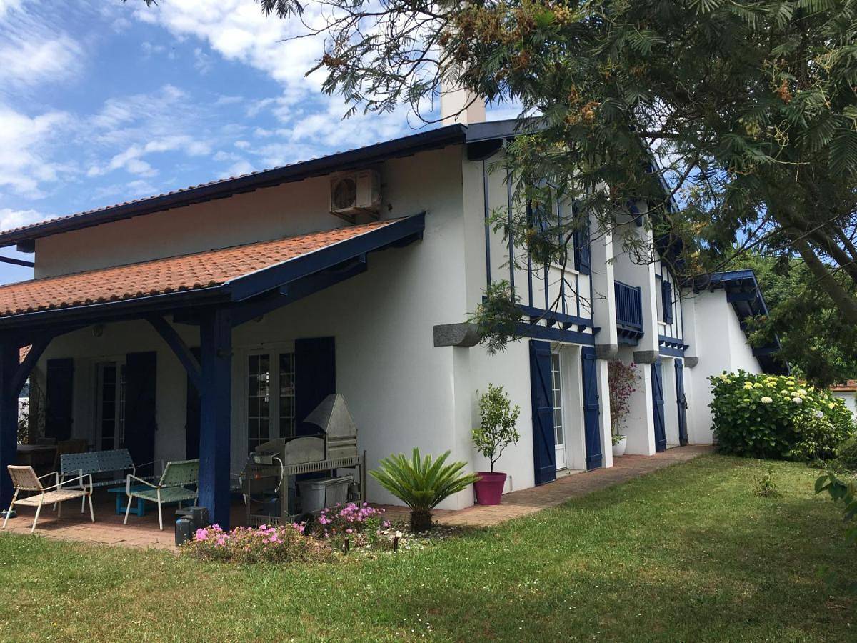 Double Room with Private Bathroom in Anglet, Région de Bayonne
