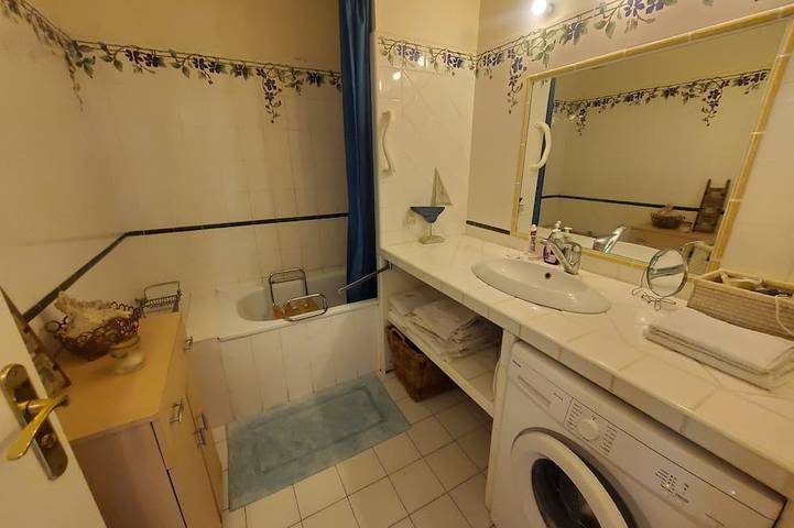 Gîte pour 6 personnes, avec jardin ainsi que jacuzzi et terrasse dans Port de Saint-Jean - 4
