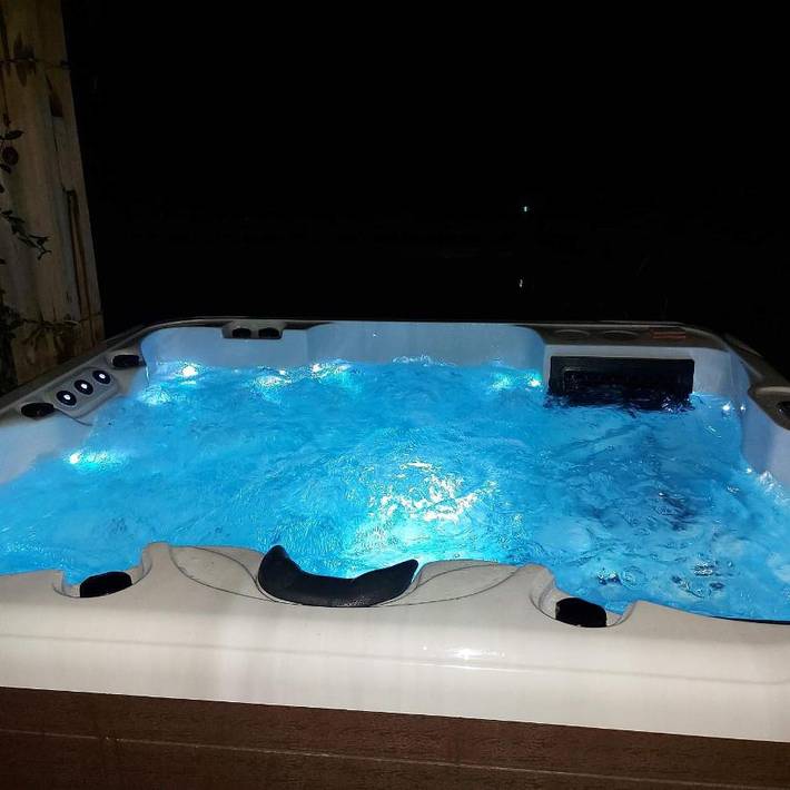 Gîte pour 2 personnes, avec jacuzzi ainsi que jardin et piscine à Arsac - 4