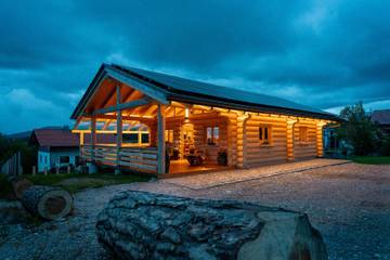 Chalet für 4 Personen, mit Sauna und Whirlpool sowie Balkon und Garten im Bayerischer Wald