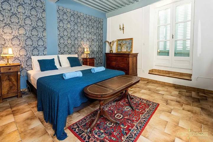 Château pour 21 personnes, avec jardin dans le Gard - 2