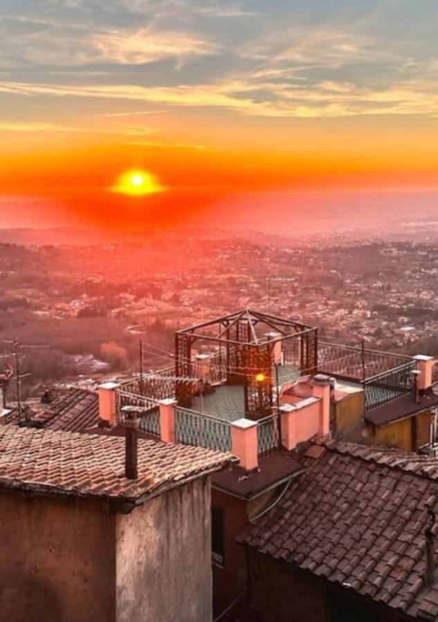 Appartamento per 2 persone, con Terrazza e Panorama nonché Vista lago a Rocca di Papa