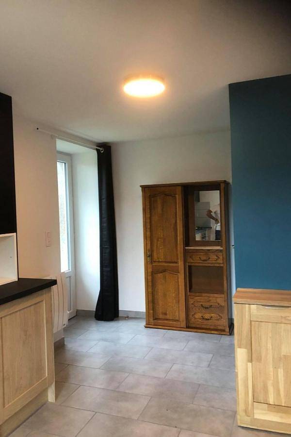 Appartement entier, Studio Apartment in Droiturier, Région de Vichy
