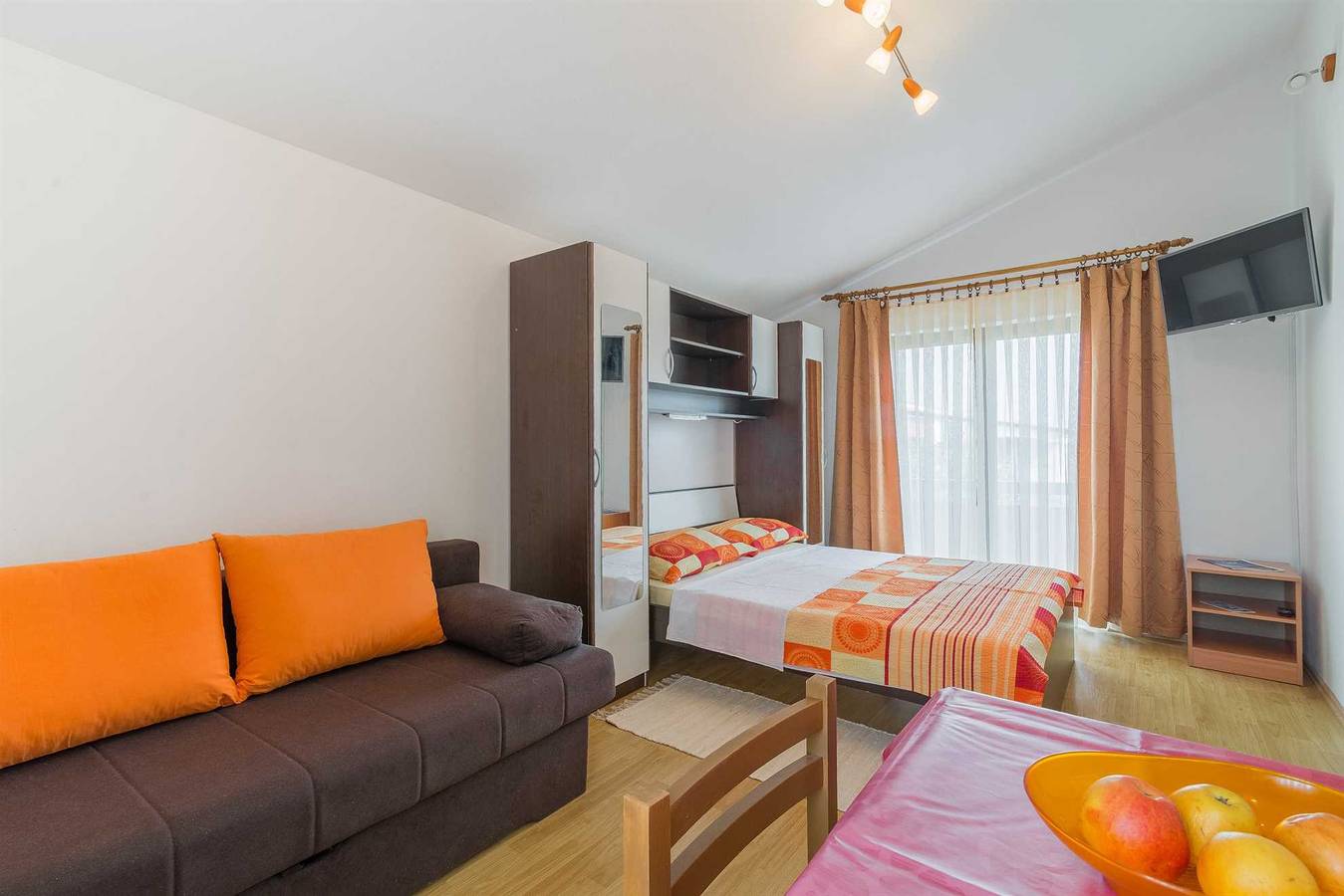 Całe studio, Studio dla 3 osób z balkon in Vir