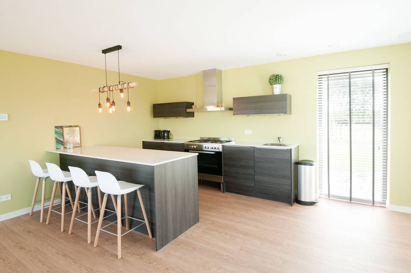 Freistehende Ferienvilla für 10 Personen mit großem Garten und 3 Badezimmern in Tholen in Tholen, Niederländische Nordsee