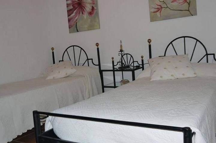 Renoviertes Ferienhaus in Sant Carles De Peralta mit Eigenem Pool in Sant Carles de Peralta, Santa Eulària des Riu