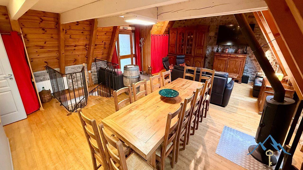 Ferienhaus für 12 Personen (150 m²) in Murat-le-Quaire in Murat-le-Quaire, Parque Natural Regional Volcans d'Auvergne