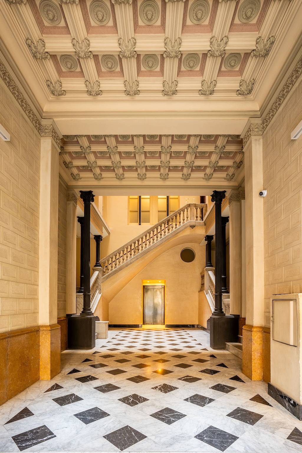 Appartamento intero, Elegant and historic 3Bd in Pl Urquinaona! in Barcelona Centre, Barcellona