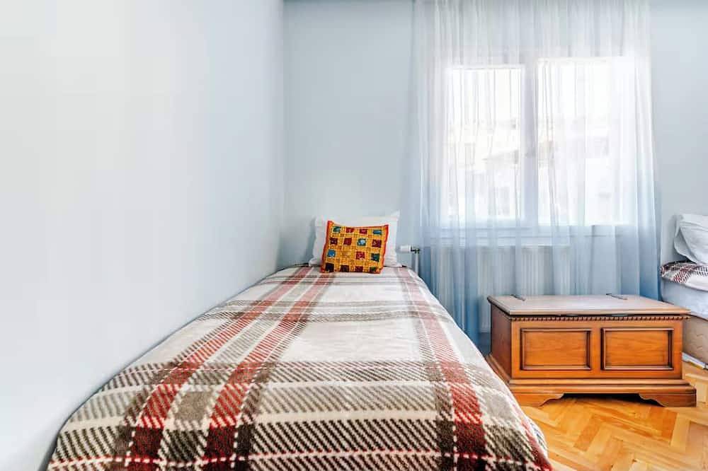 Ganze Wohnung, Lovely 3-bedroom apartment with Ac in soothing Izmir neighborhood in Izmir, Türkische Ägäis