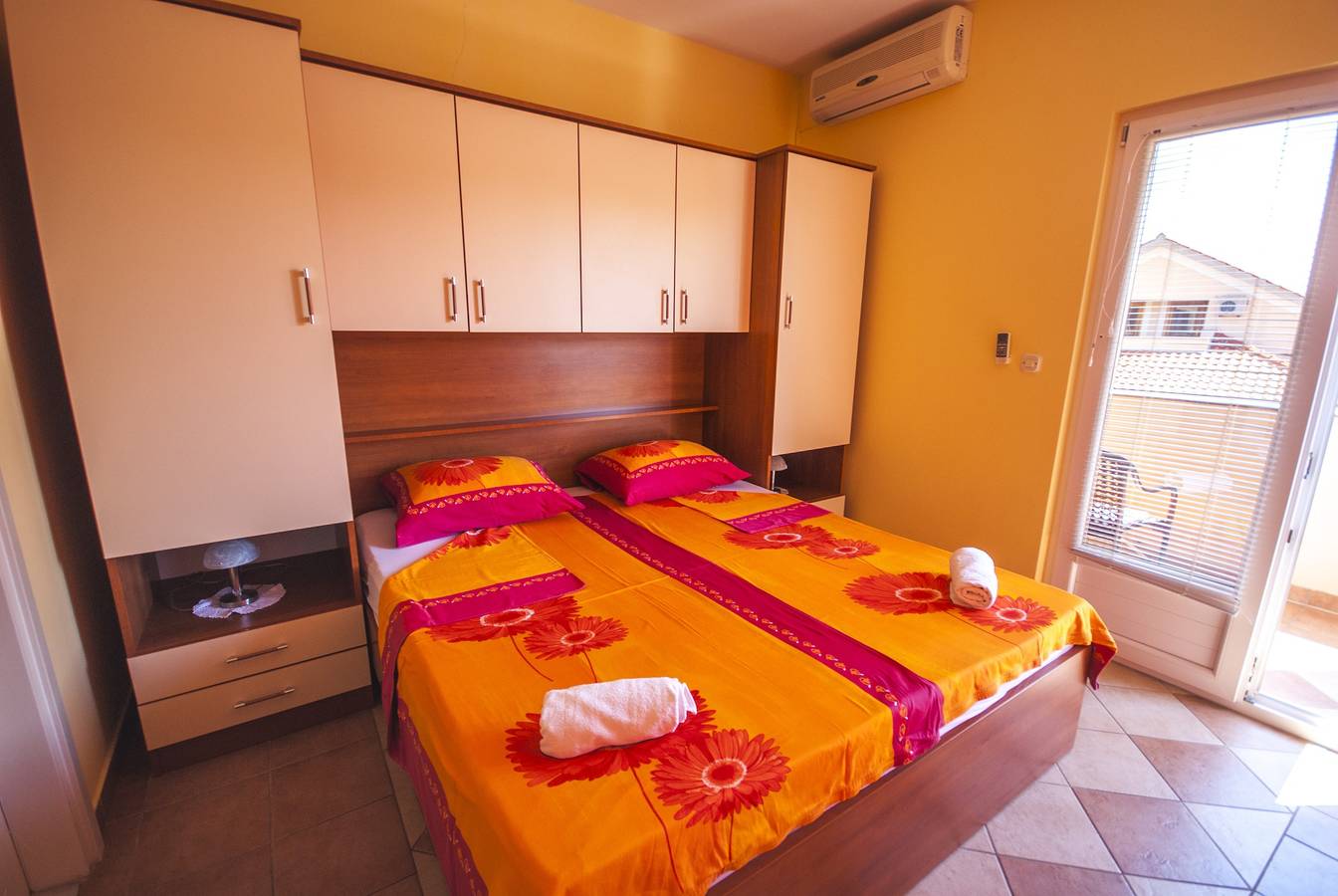 Ganze Wohnung, 1-Zimmer-Ferienwohnung mit Balkon Kukljica, Ugljan A-8253-e in Kukljica, Insel Ugljan