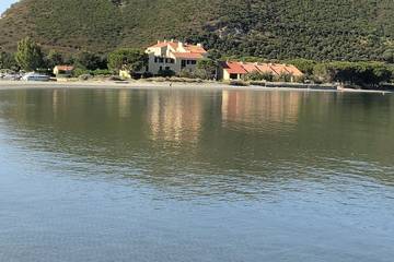 Gîte pour 5 personnes, avec jacuzzi ainsi que balcon et jardin dans Plage de la Roya