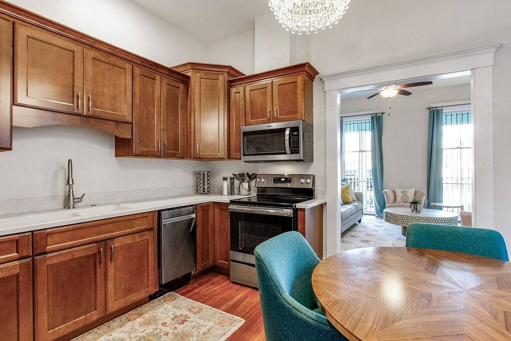 Ganze Wohnung, Big Bright and Beautiful by Forsyth Park in Savannah, Chatham County