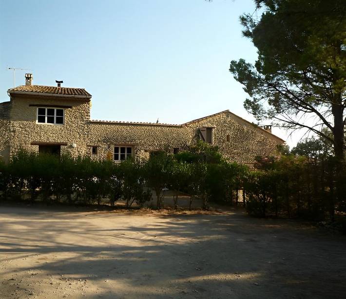 Gîte pour 5 personnes, avec terrasse ainsi que jardin et piscine, animaux acceptés à Saumane-de-Vaucluse - 4