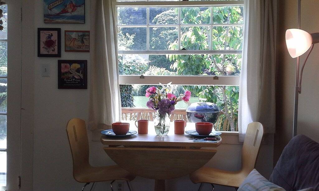 Capitola Nook entlang des Baches. in Capitola, Santa Cruz County