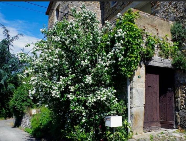 Gîte pour 4 personnes, avec vue et terrasse à Meyrannes - 3