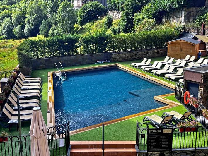 Hôtel pour 2 personnes, avec jardin et piscine, animaux acceptés - 1