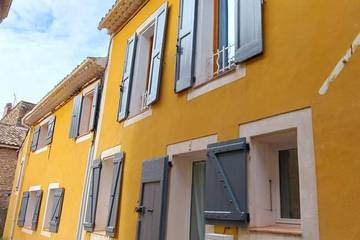 Gîte pour 10 personnes, avec terrasse à Oraison