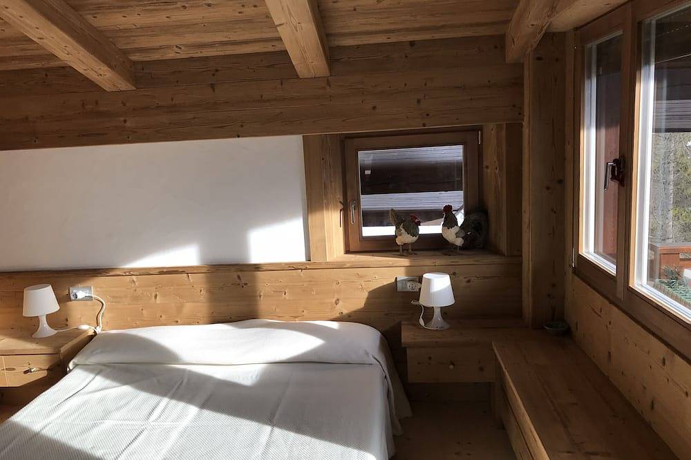 Entire apartment, Large beautiful penthouse in Cortina d'Ampezzo in Cortina d'Ampezzo, Dolomiti Superski