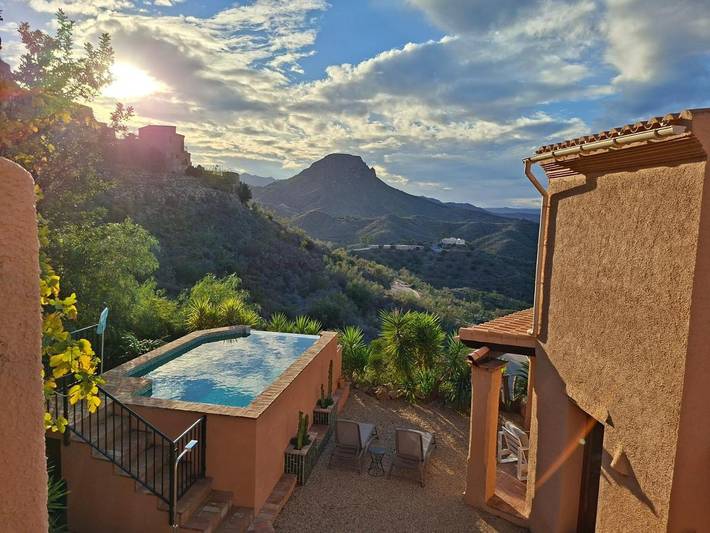Casa rural para 5 personas, con piscina además de jardín y vistas en Turre