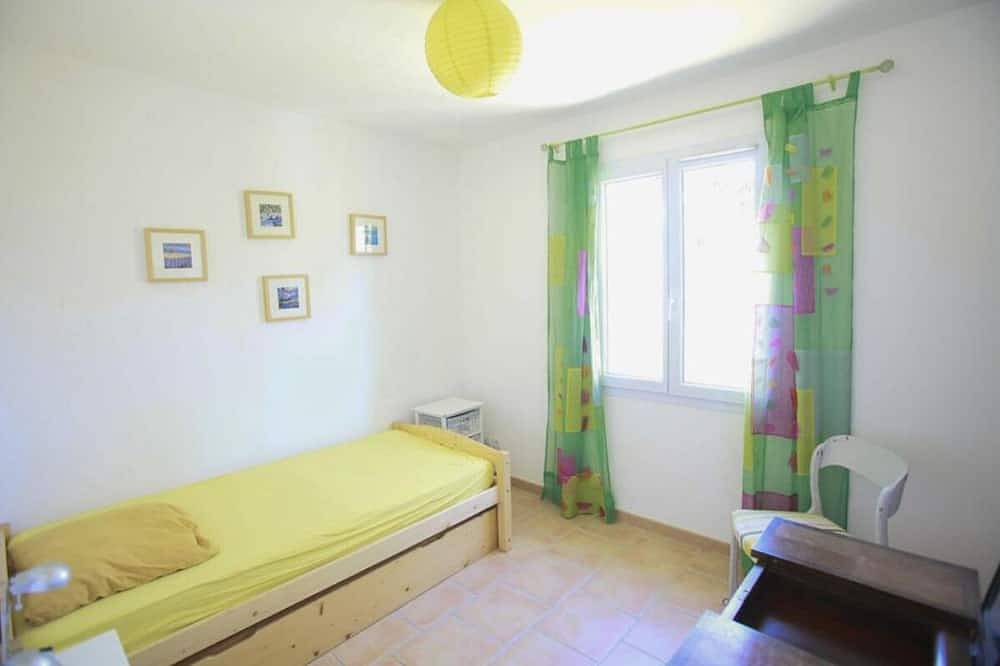 La Pinède Penchée 5km from the beaches in Ollioules, Toulon region