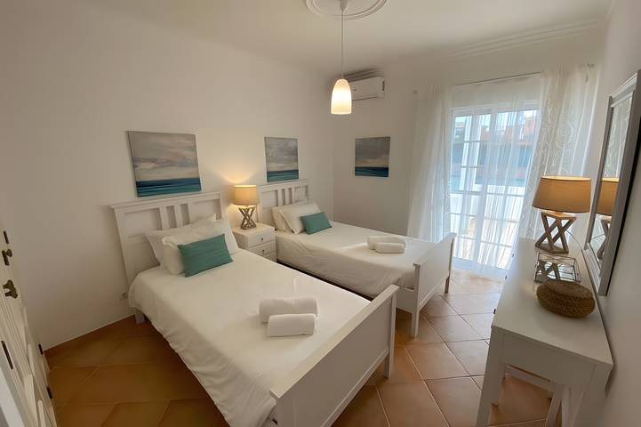 Ferienhaus für 4 Personen, mit Kinderpool und Garten in Lagoa - 4