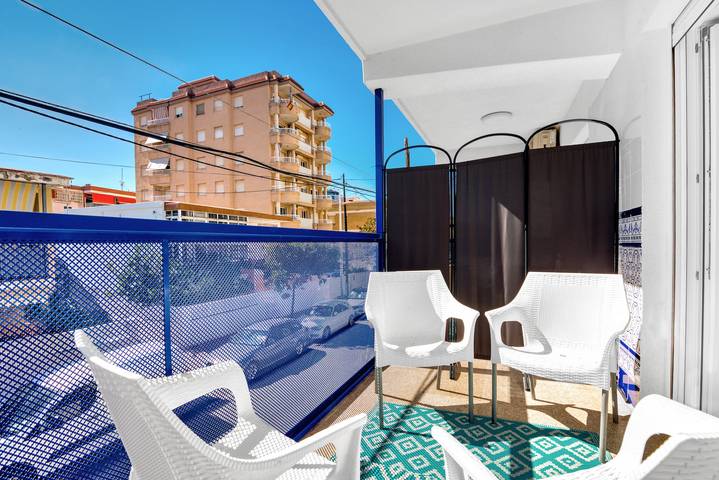 Apartamento entero, Apartamento vacacional "Soleole5" con terraza compartida, aire acondicionado y Wi-Fi in Platja Nord de Gandia (Gandia), Playa de Gandía