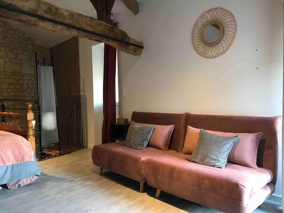 Appartement entier, One-Bedroom Apartment in Beaumont (Vienne), Vienne (France)