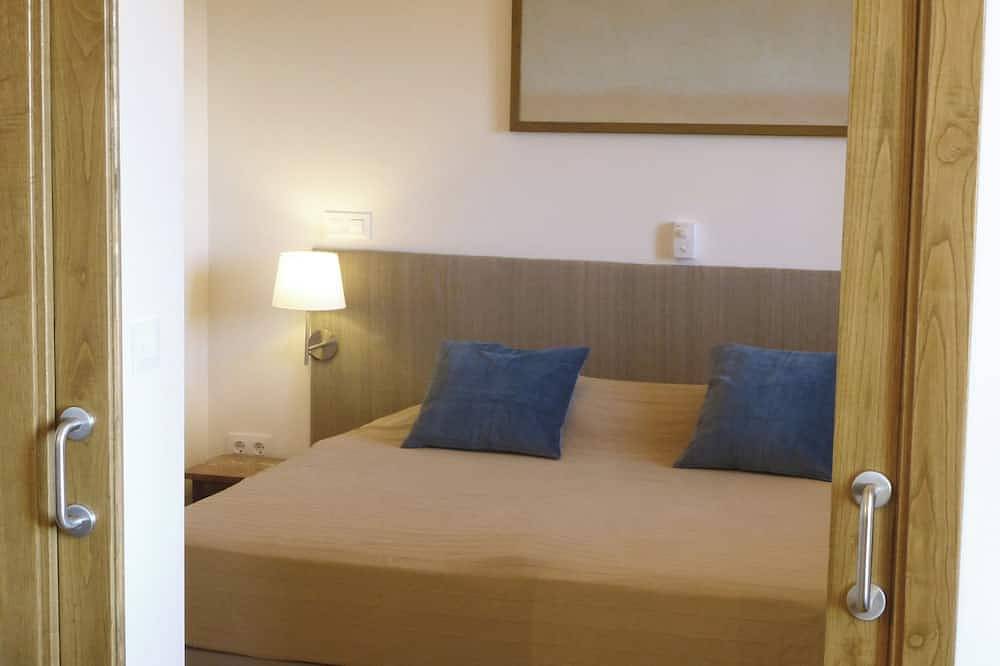 Entire apartment, Apartamentos Entre Fuentes 80m2 in historical village Cuacos de Yuste, La Vera in Cuacos de Yuste, Cáceres Region