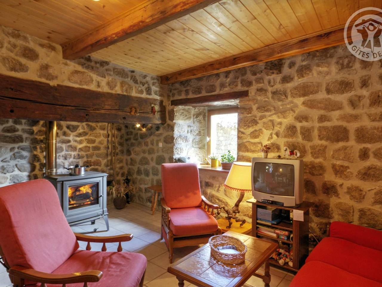 Gîte Authentique 16e Siècle avec Cheminée Près de Burdignes in Burdignes, Parc Naturel Régional du Pilat