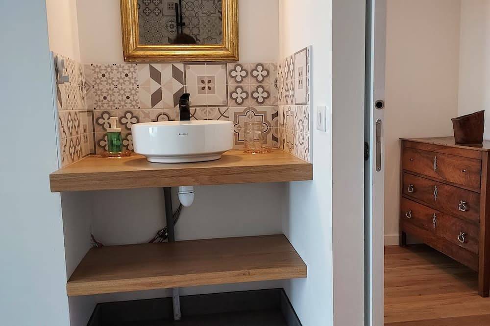Appartement entier, Appartement rénové, moderne au coeur de la station thermale! in Vaulnaveys-le-Haut, Isère