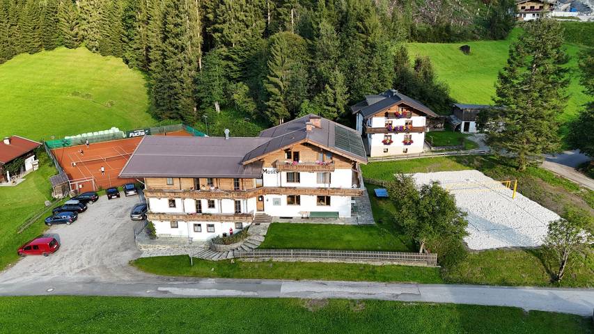 Ferienwohnung für 4 Personen, mit Balkon und Garten in Kaisergebirge