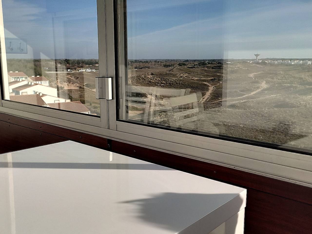 Apartamento entero, Estudio encantador con balcón, aparcamiento gratuito, playa y tiendas cercanas in Saint-Hilaire-de-Riez, Vandea