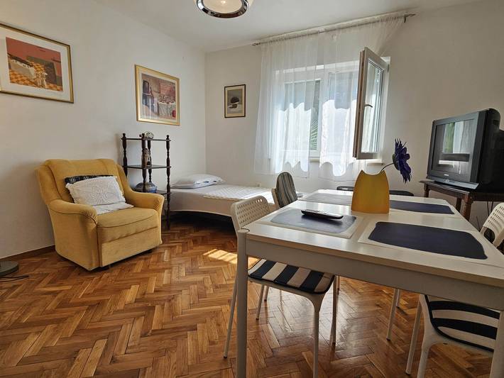 Ferienwohnung für 3 Personen, mit Balkon/Terrasse in Malinska