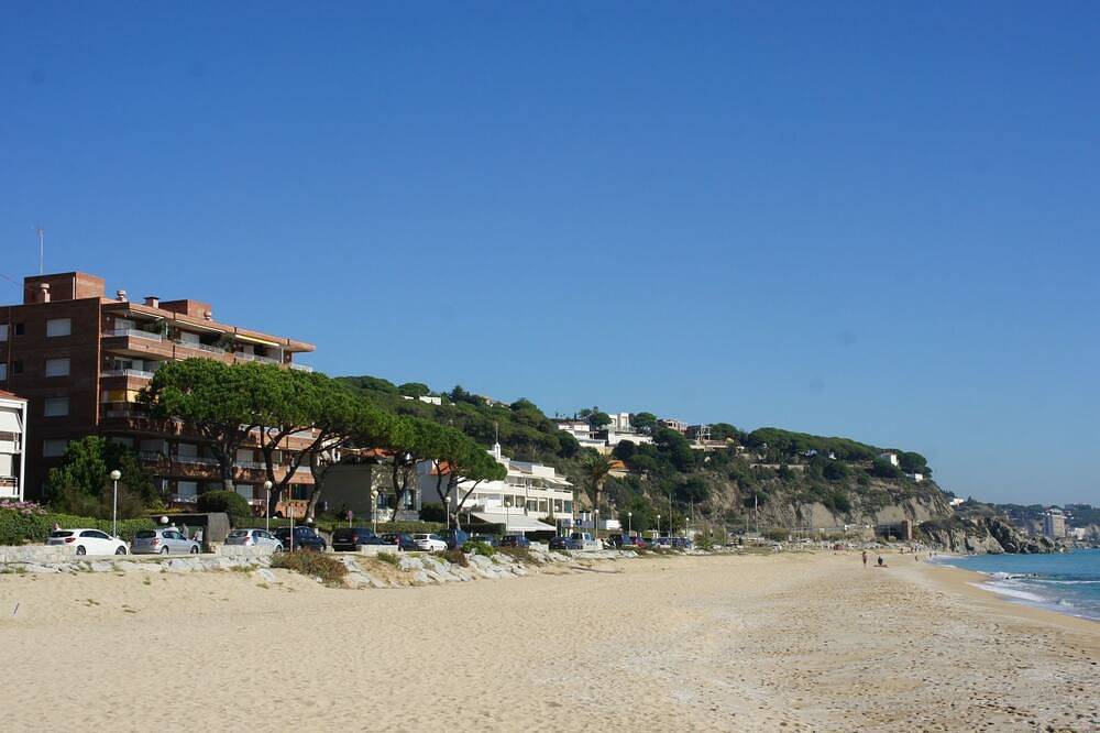 Appartement entier, Wohnung an der Strandpromenade in Platja del Bassiot (Caldes d'Estrac), Arenys de Mar