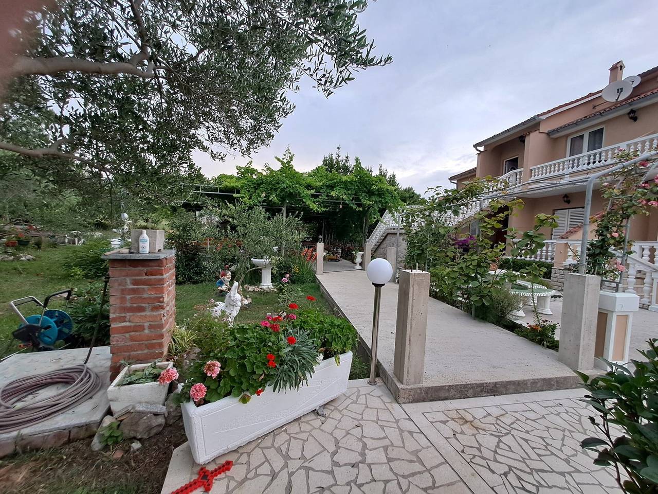 Ganze Wohnung, Ferienwohnung für 3 Personen mit Garten in Supetarska Draga, Rab