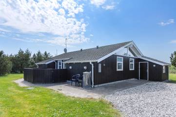 Ferienhaus für 6 Personen, mit Whirlpool und Terrasse sowie Sauna in Nordostjütland