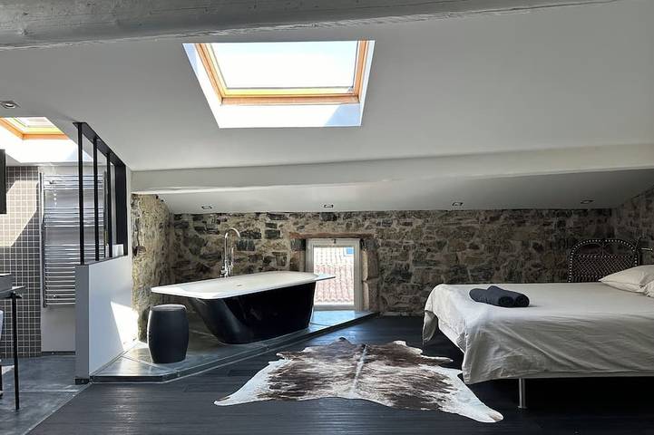 Cosy house with swimming pool - A haven of peace in the heart of the village! in Roquecourbe, Castres und Umgebung