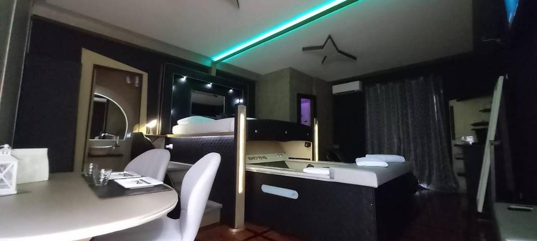 Location de vacances pour 2 personnes, avec jardin ainsi que sauna et jacuzzi dans La Storta - 3