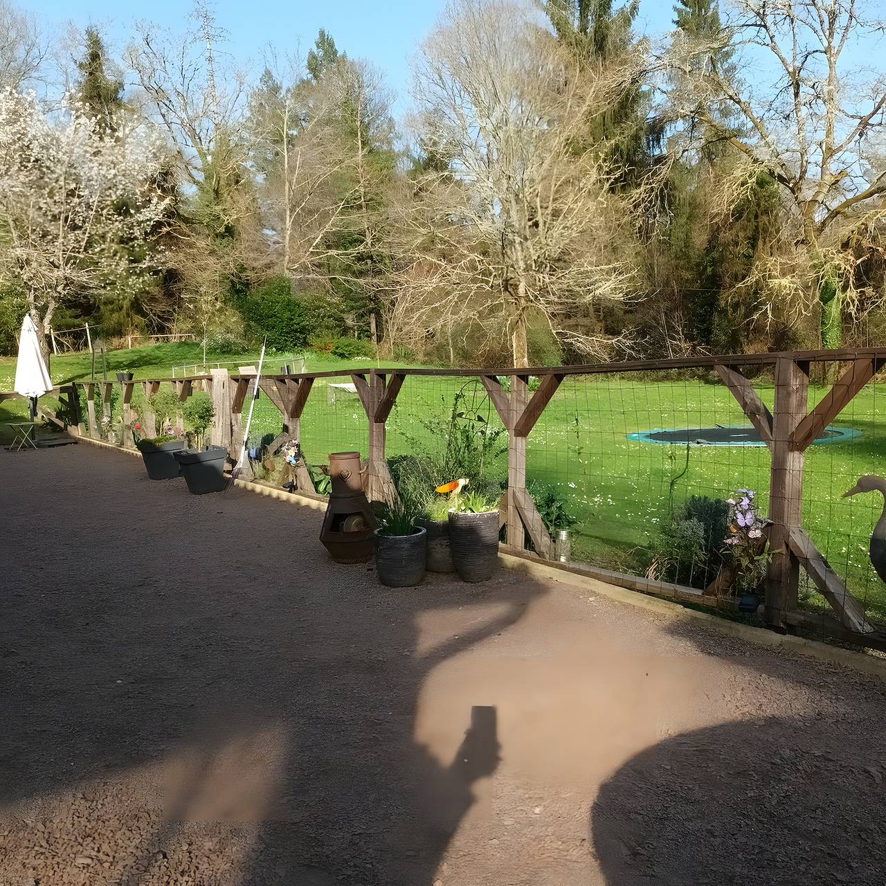 Alojamiento y desayuno "Les Touilles" con piscina privada, terraza privada y Wi-Fi in Piégut-Pluviers, Parque Natural Regional Périgord-Limousin