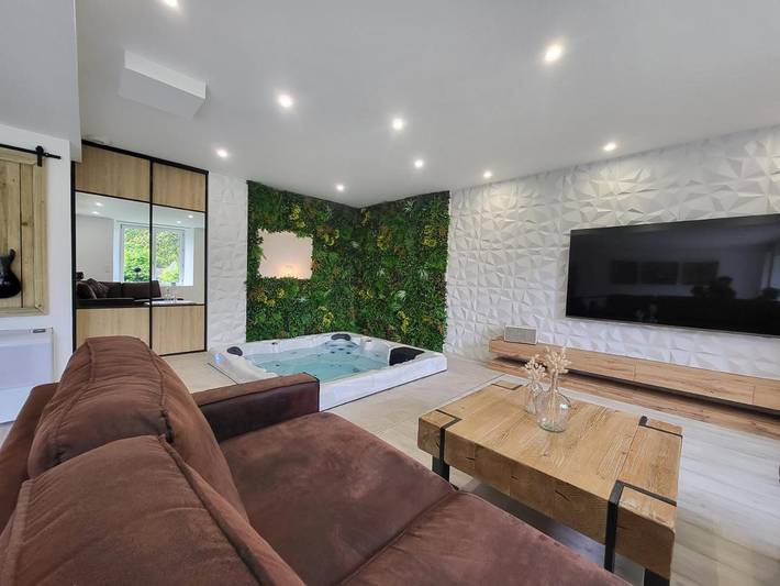 Gîte pour 2 personnes, avec jardin ainsi que terrasse et jacuzzi à Châteaubourg - 4