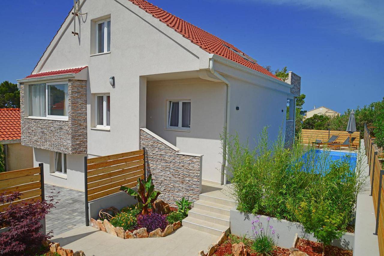 Villa Cutty sark in Šolta (Split-Dalmatia), Maslinica