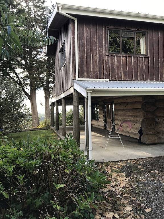 Large, genuine, Log House. 857 Church Rd. Kaitaia in Northland