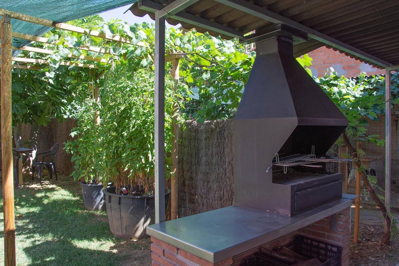 Ganze Wohnung, Ca la Rossita in Sant Jaume de Llierca – Ferienhaus mit Pool und Bergblick in Sant Jaume de Llierca, Garrotxa