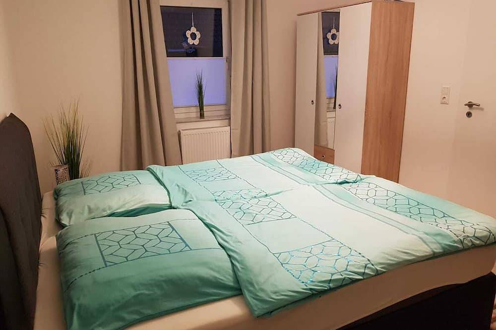Ferienwohnung/Haus/Monteurwohnung- Am Schlosspark  in Ostseenähe 6 Personen+Kd. in Süderholz, Vorpommern-Rügen