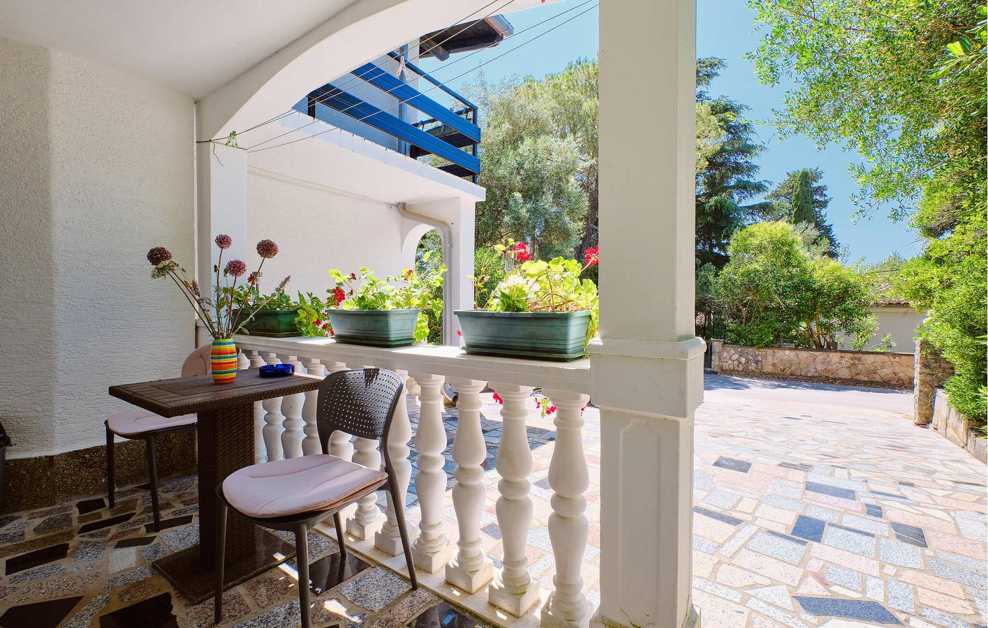 Ganze Ferienwohnung, Gemütliche Ferienwohnung mit Terrasse, 200 m vom Strand entfernt und mit Parkplatz in Mali Lošinj, Aratore