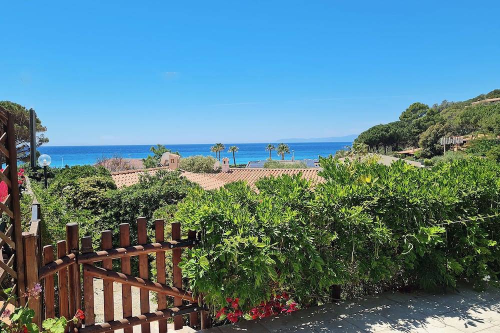 Villetta Celeste - vista mare a 80metri dalla spiaggia in Geremeas, Cagliari e Dintorni