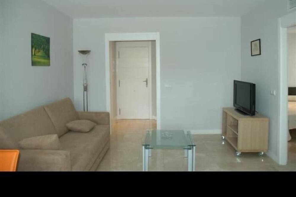 Apartamento entero, Apartamento de dos dormitorios en urbanización con pista padel. in Vergel, Costa Blanca