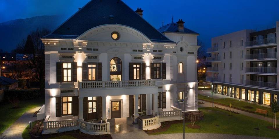 Appart’hôtel pour 2 personnes, avec Balcon et Terrasse ainsi que Jardin et Piscine