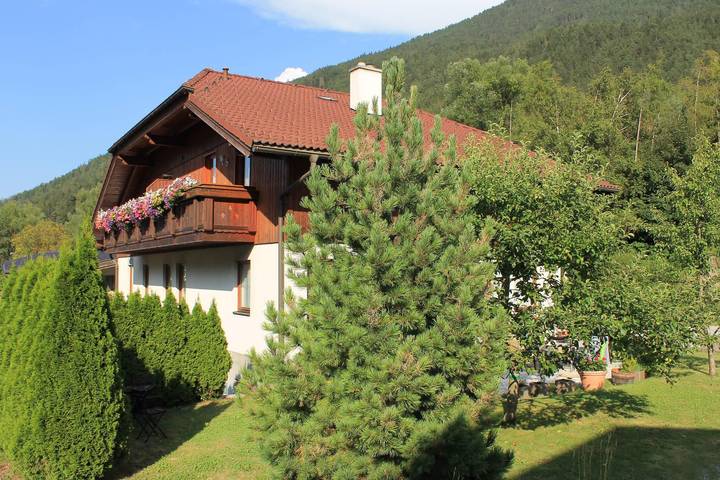 Ferienwohnung für 4 Personen, mit Balkon und Garten sowie Ausblick