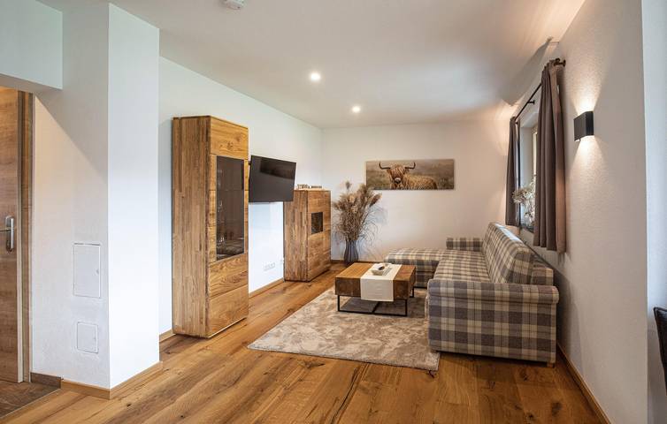 Ganze Ferienwohnung, Gemütliche 85 m² große Wohnung mit WLAN, Terrasse, Parkplatz, in der Nähe von Skilift und Restaurant in Rußbach am Paß Gschütt, Tennengau